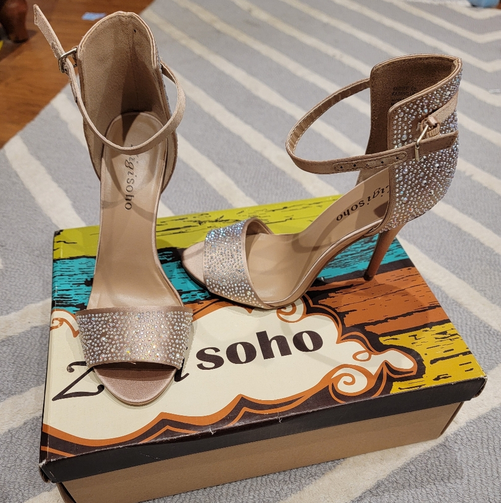 Brand New Zigis Soho Tariff Heels In Cinnamon, Rhinestones